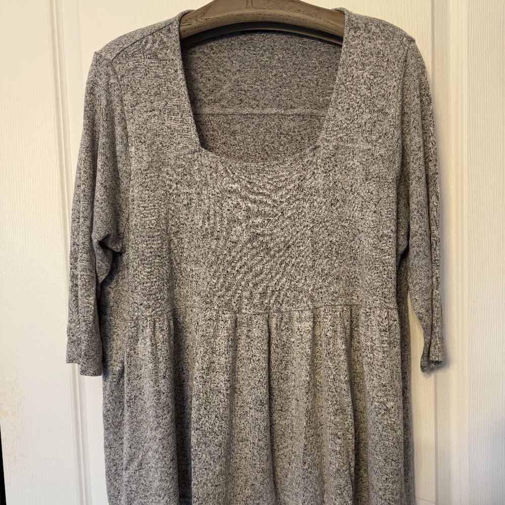Grey Pendulum Top